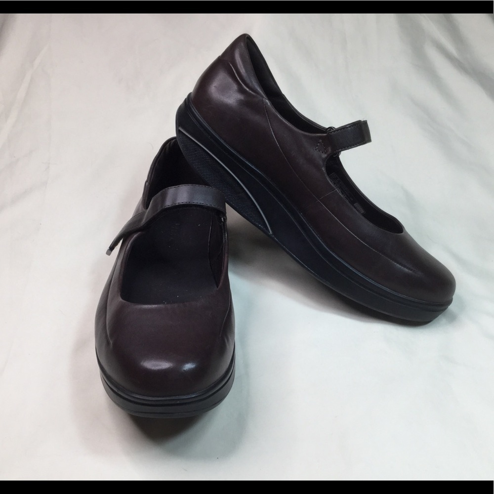 MBT Brown leather Mary Jane Toning Rocker Shoes